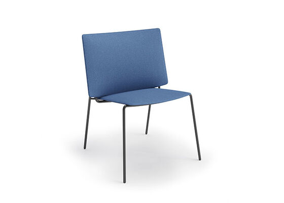 Buen precio Silla de salón moldeada y tapizada de lujo con patas metálicas recubiertas de polvo en línea
